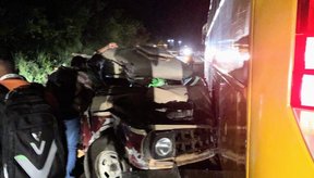 Imagem Altos: Colisão frontal entre caminhonete e ônibus, deixou uma pessoa ferida