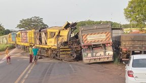 Imagem Carreta colidi com trem e maquinista morre, em Altos