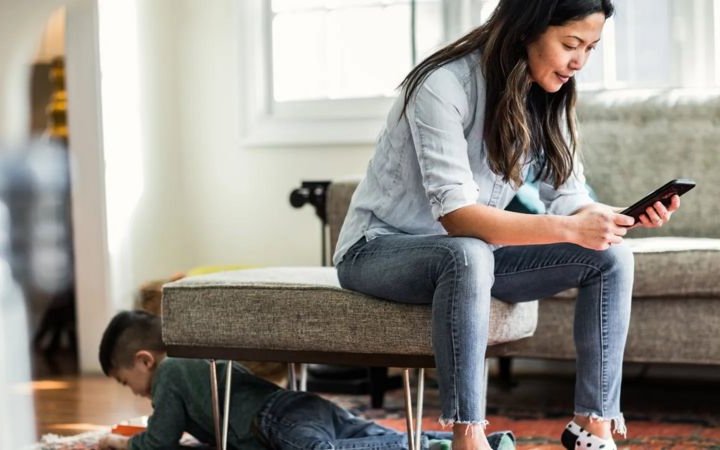 Imagem Os pais que espionam o paradeiro dos filhos pela internet