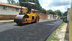 Imagem Várias ruas continuam sendo asfaltadas em Altos