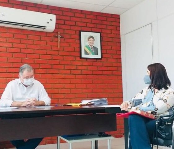 Imagem Usuários da Farmácia do Povo do Piauí Denunciam Falta de Medicamentos