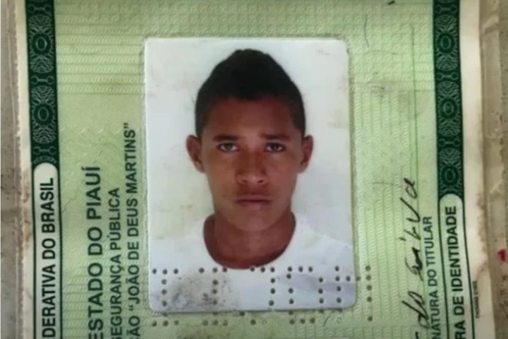 Imagem Homem é preso por morder a mulher e ameaçar criança com facão