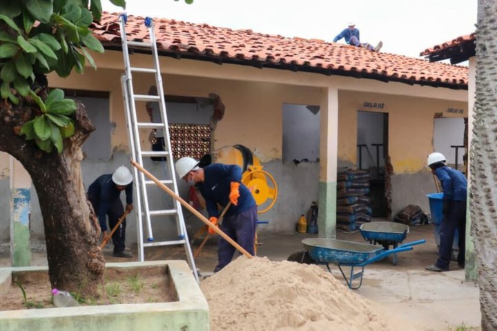 Imagem Escolas de Altos começam a ser reformadas e climatizadas