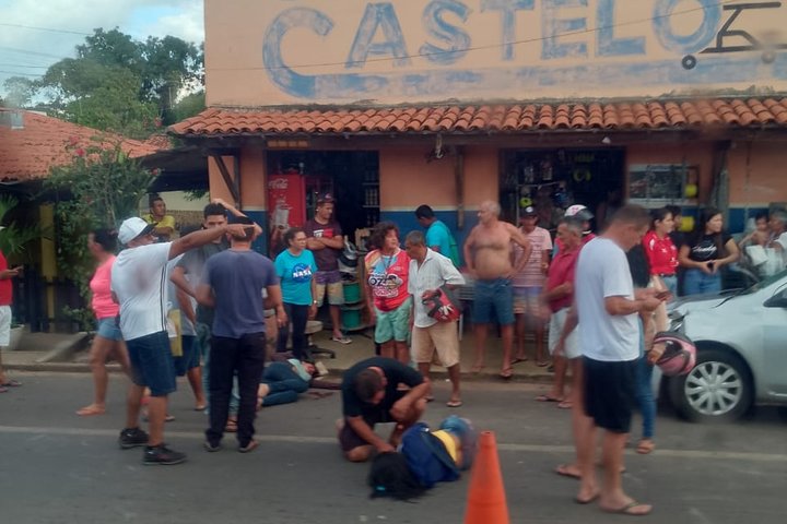 Imagem Jovens são atropeladas por carro na Av. Nossa Senhora de Fátima, em Altos