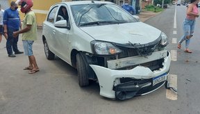 Imagem Moto na contramão colide com carro e condutor foge do local, em Altos