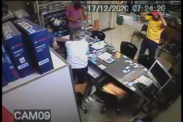 Imagem Esposa de candidato a Prefeito de Altos é baleada