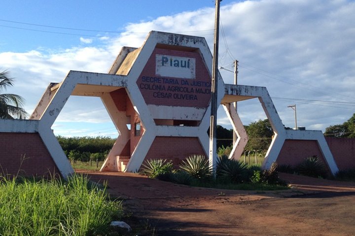 Imagem Corpo de preso é encontrado em cova rasa ao lado da Penitenciária Major César
