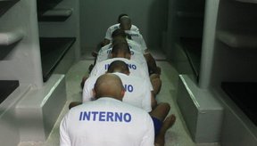 Imagem Detento da Cadeia Pública de Altos está entubado no HUT com suspeita de Covid-19