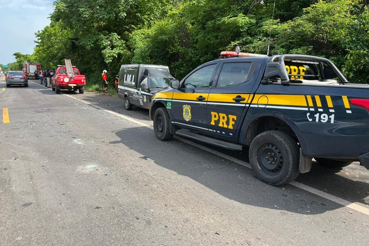 Imagem Empresário morre após colisão frontal de um Creta e uma carreta